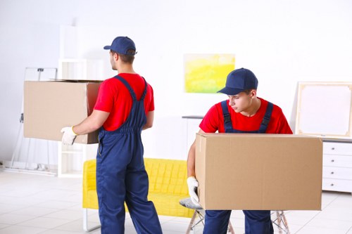 Professional packing and unpacking services in Goldersgreen for a smooth home move