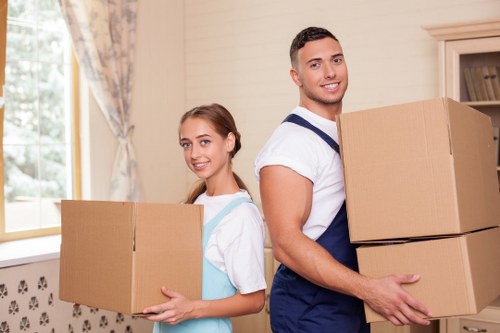 Different box sizes for household packing in Goldersgreen